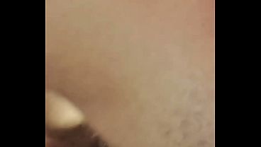 سعودي يستمتع يشوف مرته تنتمى قدامه وهو يتفرج على سكس عربي نار، دياثة سعودية بتجنن