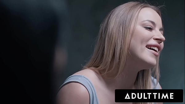 Waktu Dewasa – Si Pelacur Pawg Anna Claire Clouds Godain Polisi Pas Diinterogasi, Berujung Nge*e Keras Kasar!