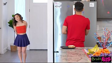 Kasih Aku Semua Manismu Malam Ini, Kimmy Kimm Naik Keras Diego Perez Buat Creampie Meriah Empat Juli