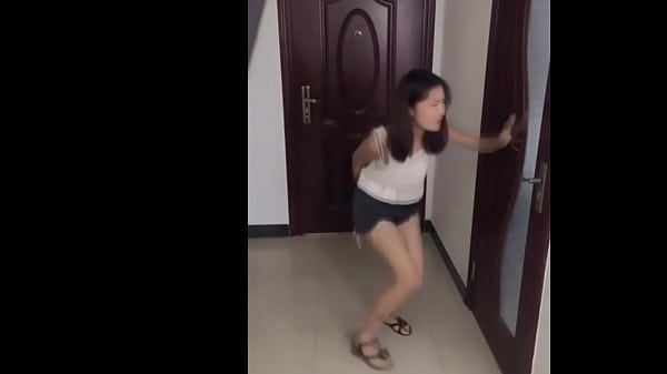Cewek-cewek China Udah Kebelet Banget Mau Pipis