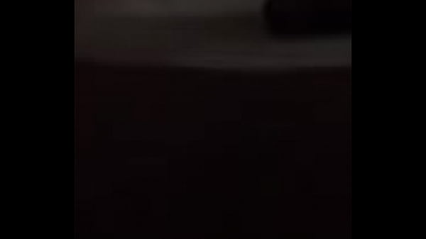 Mulusin Pantat Istri Tetangga, Jari-jari Nakal Merayap Pelan Bikin Dia Menggelinjang.