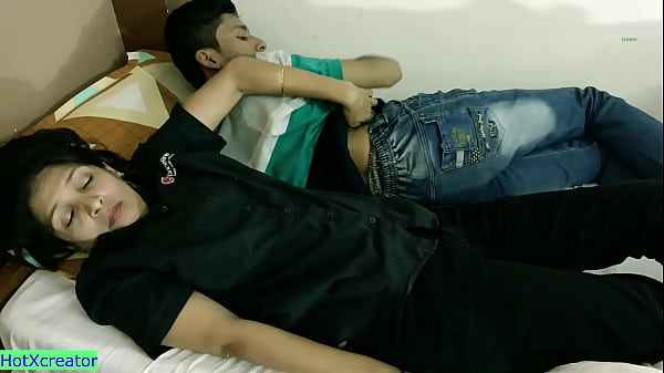 Berbagi Ranjang Dengan Kakak Tiri! Nge-seks Panas Banget, Suara Hindi Bikin Makin Nikmat