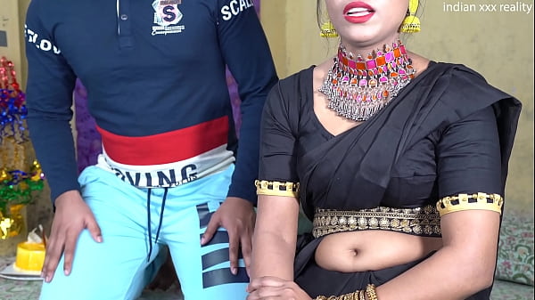 Ibu Tiri India Yang Genit, Hari Ulang Tahun Penuh Nafsu, Desahan Panas Dalam Bahasa Hindi.