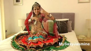 Mampus Lihat Jasmine Mathur Goyang Garba, Goyangannya Bikin Meleleh